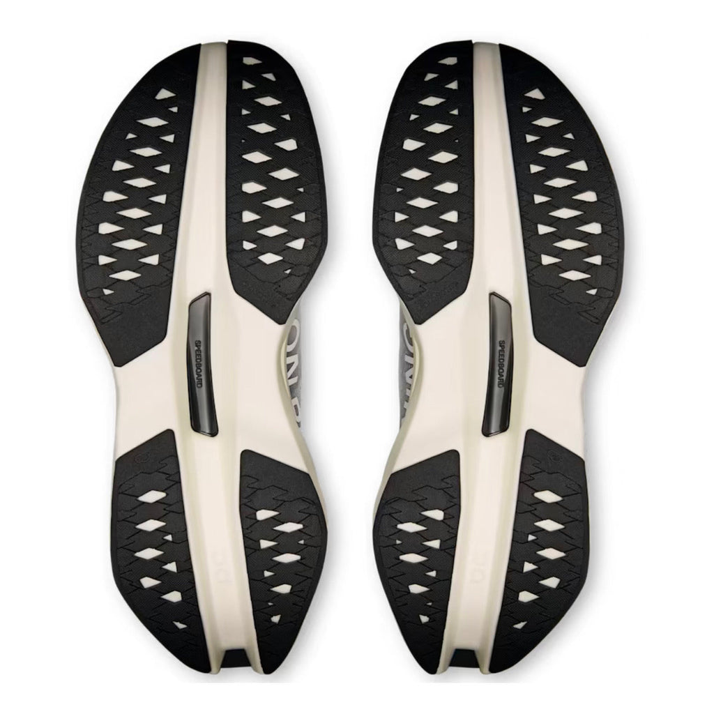 On Cloudboom Max 'White / Black'
